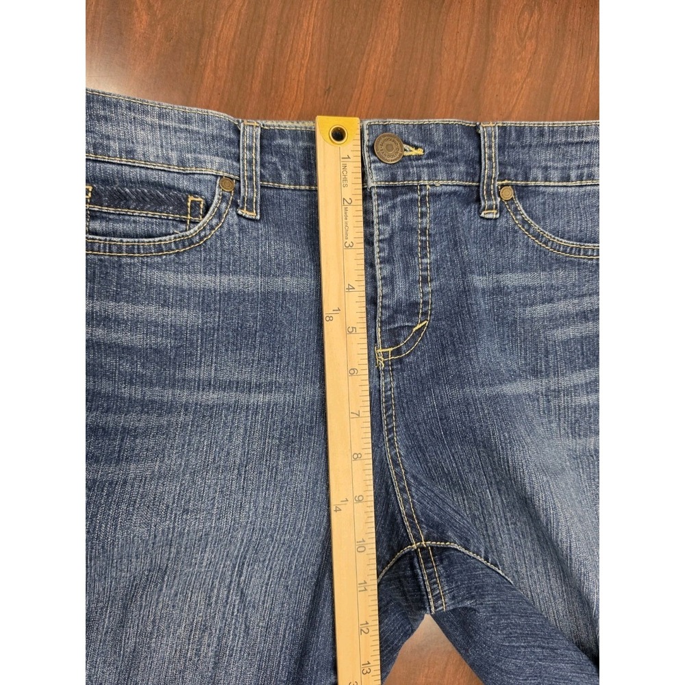 Bandolino Mandie Womens Denim Shorts Size 8P Blue Mid Rise Stretch Bermuda - Picture 5 of 7